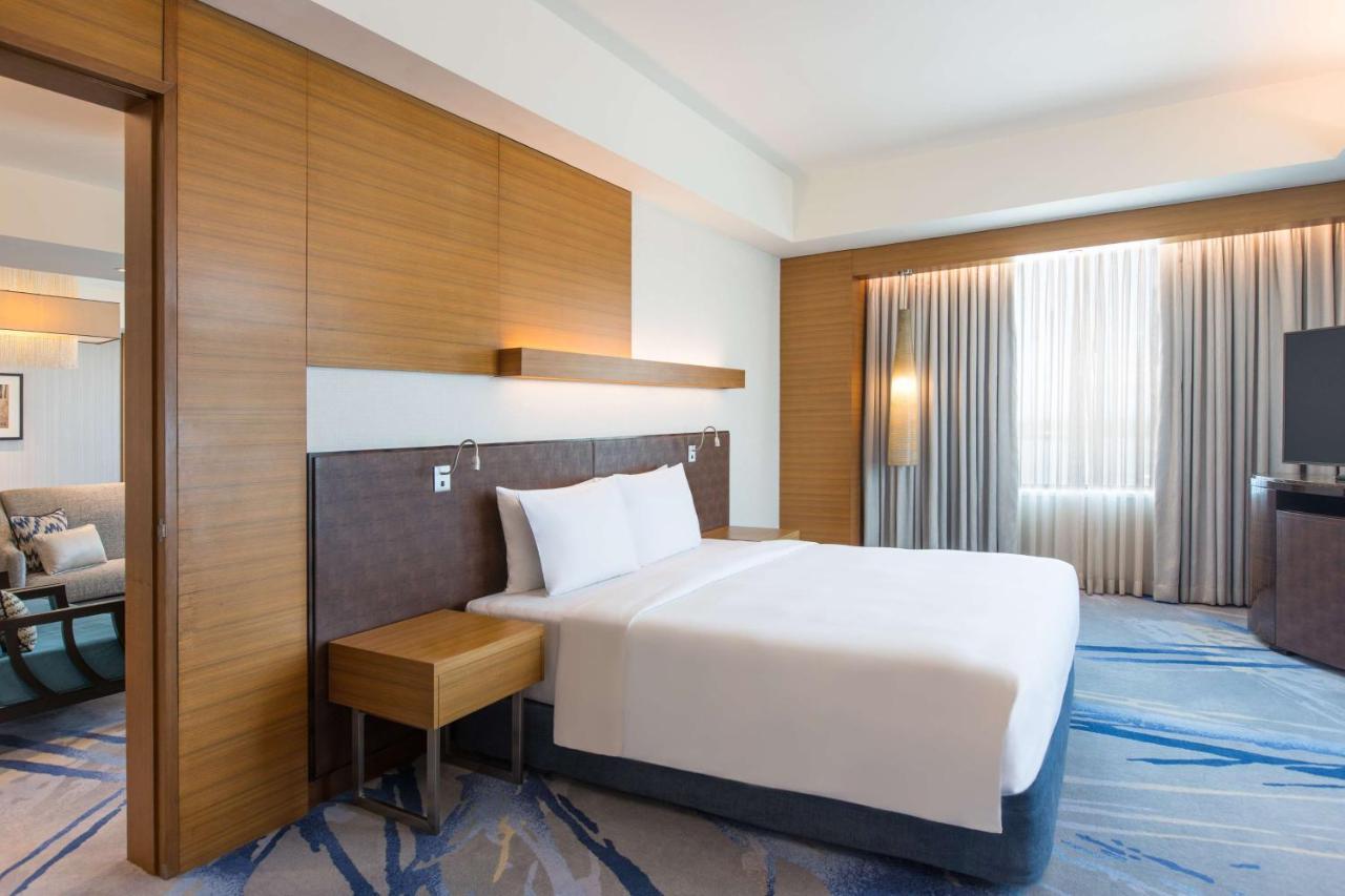 Deluxe Suite With Club Lounge Access,1597554723:JPEG