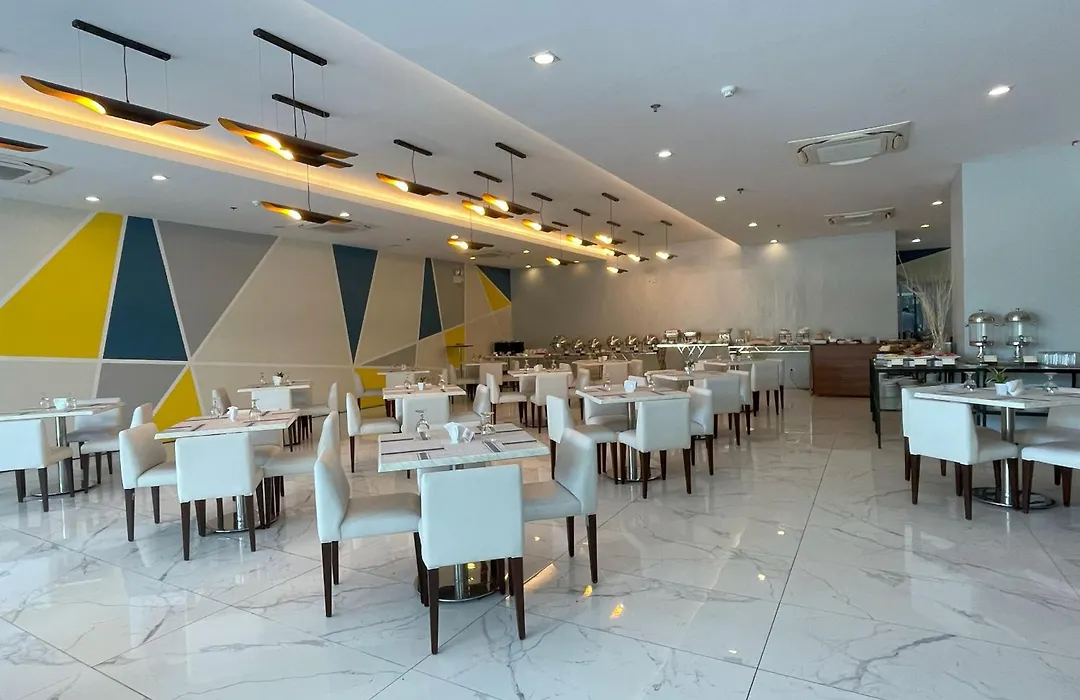 Golden Peak Hotel & Suites Powered By Cocotel-1